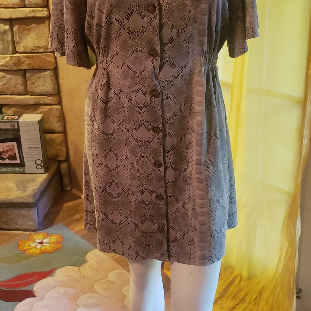 Ladies - Picture 3 of 4